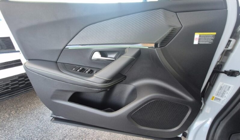 
								Peugeot 2008 EAT8 GT 2024 completo									