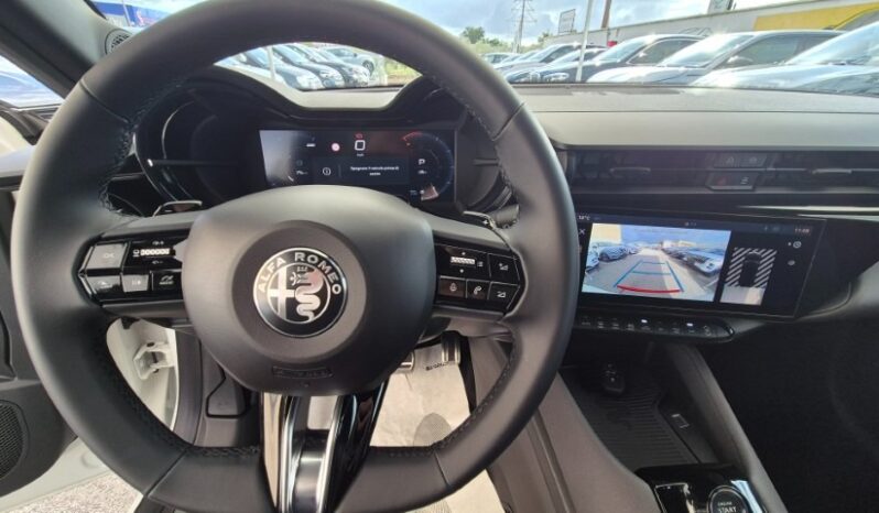 
								Alfa Romeo JUNIOR HYBRID eDCT6 SPECIALE 2025 completo									