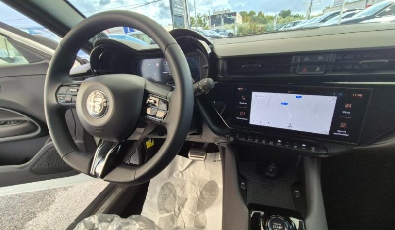 
								Alfa Romeo JUNIOR HYBRID eDCT6 SPECIALE 2025 completo									