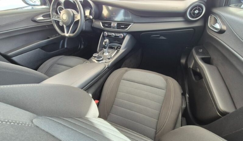 
								Alfa Romeo GIULIA 2018 completo									