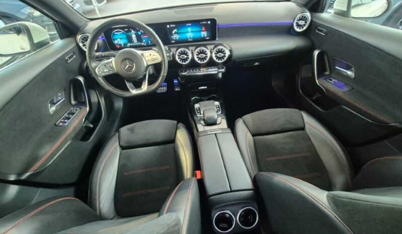 
								Mercedes A 180D PREMIUM (AMG) 2019 completo									