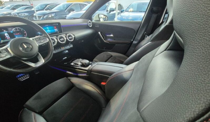 
								Mercedes A 180D PREMIUM (AMG) 2019 completo									