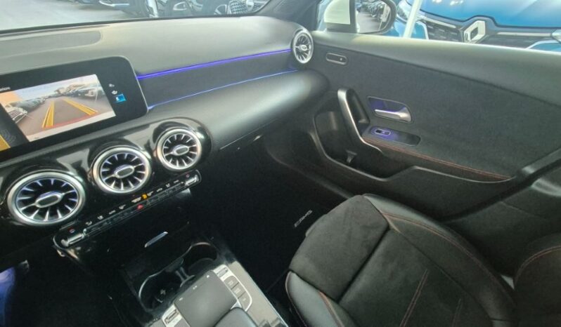 
								Mercedes A 180D PREMIUM (AMG) 2019 completo									