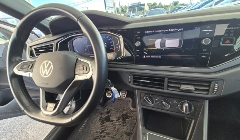 
								Volkswagen TAIGO TSI R-LINE (TETTUCCIO APRIBILE) 2022 completo									