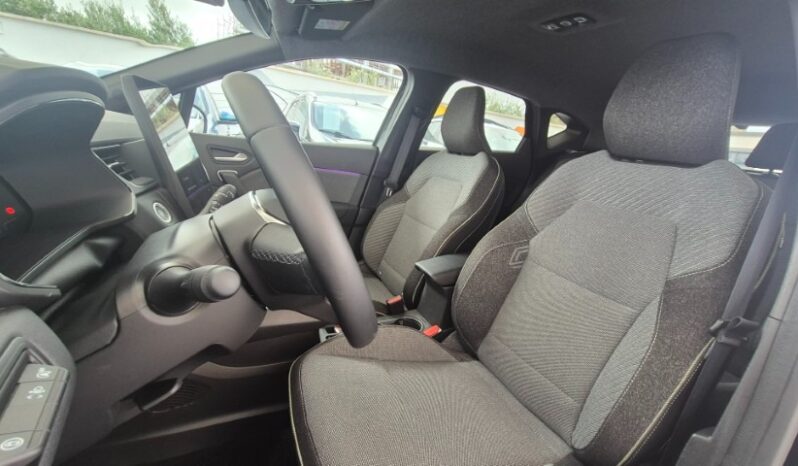 
								Renault CAPTUR TCE TECHNO 2025 completo									