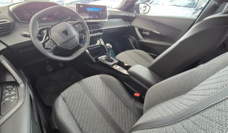 
								Peugeot 2008 ALLURE 2025 completo									