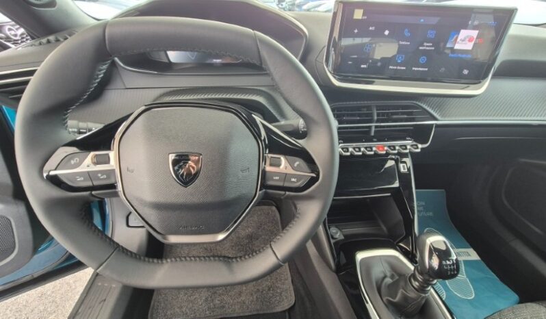 
								Peugeot 2008 ALLURE 2025 completo									