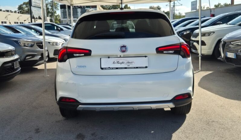 
								Fiat TIPO CROSS 2023 completo									