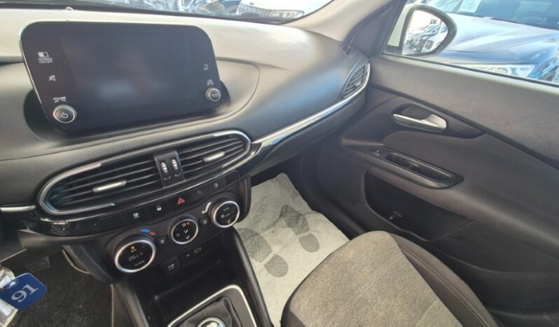 
								Fiat TIPO CROSS 2023 completo									