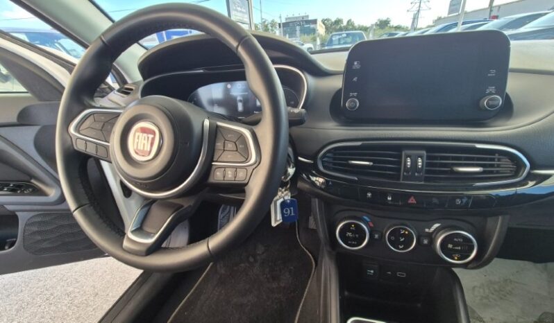 
								Fiat TIPO CROSS 2023 completo									