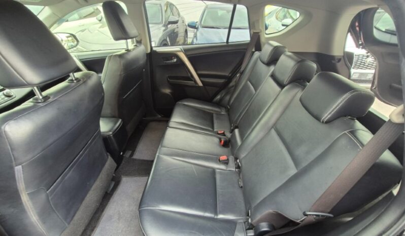 
								Toyota RAV4 2WD LOUNGE 2017 completo									