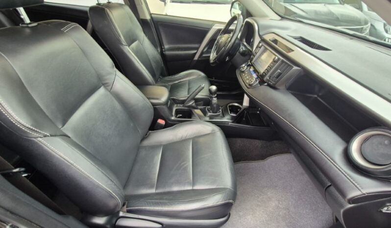 
								Toyota RAV4 2WD LOUNGE 2017 completo									