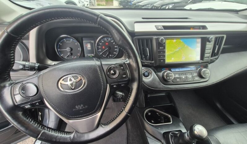 
								Toyota RAV4 2WD LOUNGE 2017 completo									