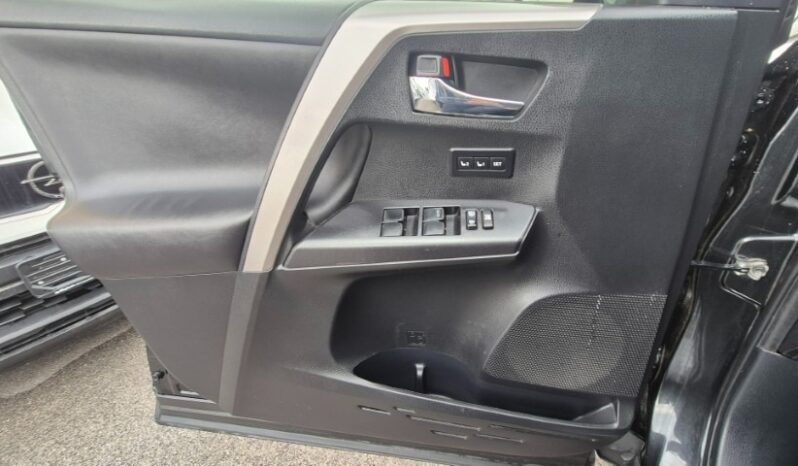 
								Toyota RAV4 2WD LOUNGE 2017 completo									