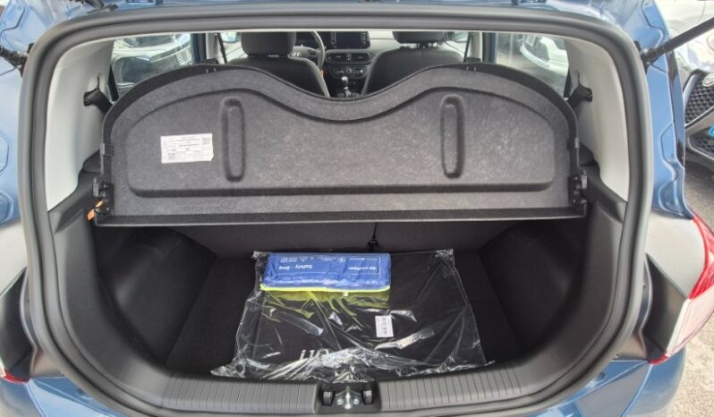 
								Hyundai I10 CONNECTLINE 2025 completo									