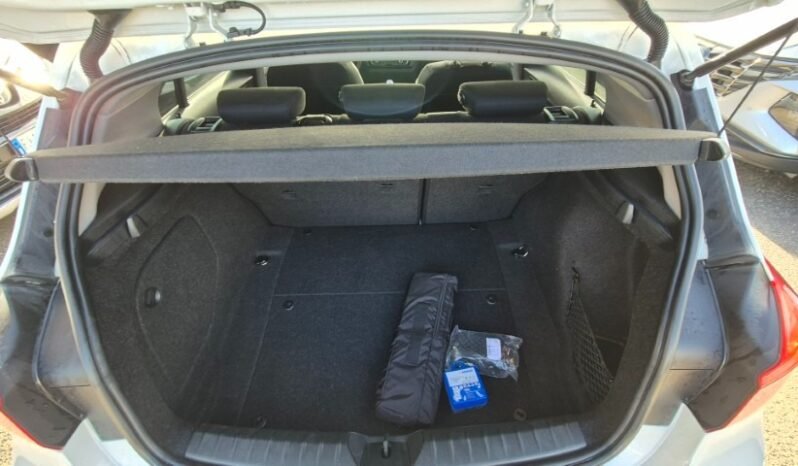 
								BMW 116D D URBAN 2017 completo									