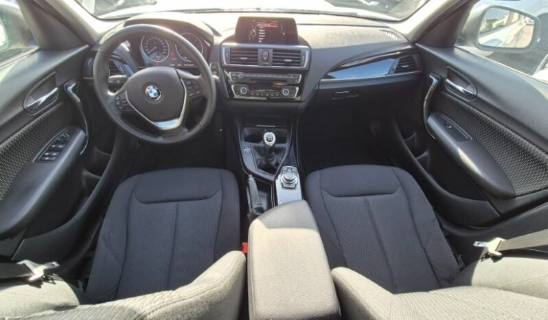 
								BMW 116D D URBAN 2017 completo									