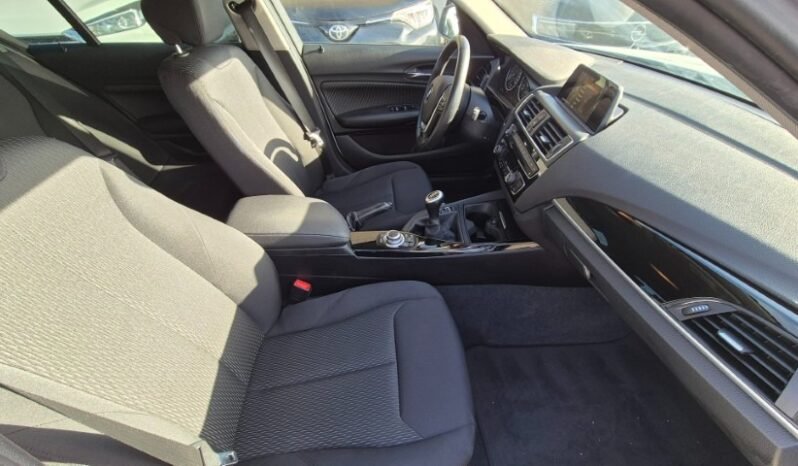 
								BMW 116D D URBAN 2017 completo									