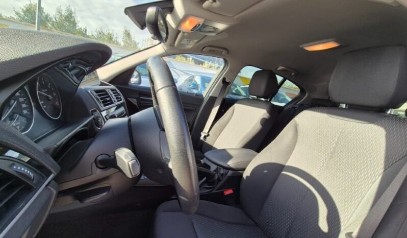 
								BMW 116D D URBAN 2017 completo									