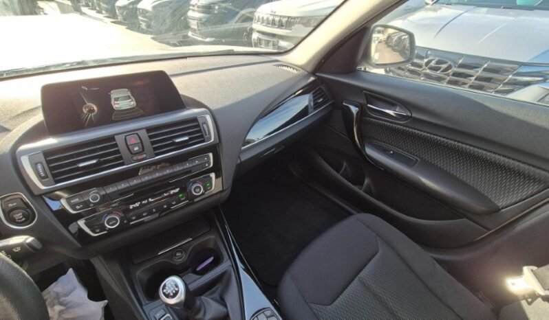 
								BMW 116D D URBAN 2017 completo									