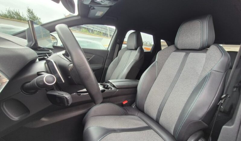 
								Peugeot 3008 BLUEHDI (EAT8) ALLURE PACK 2023 completo									