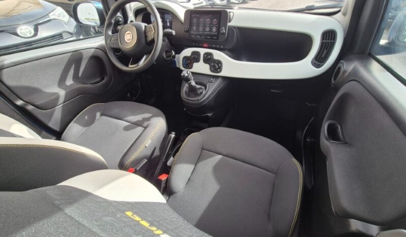 
								Fiat panda PANDINA HYBRID CROSS 2025 completo									