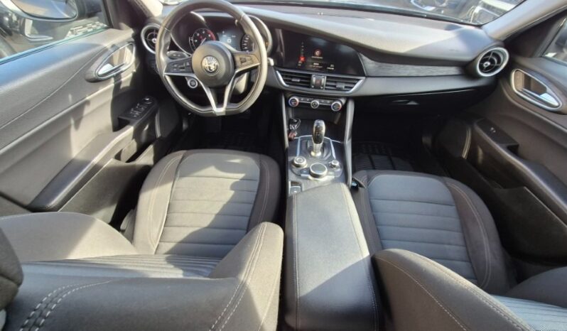 
								Alfa Romeo GIULIA 2019 completo									
