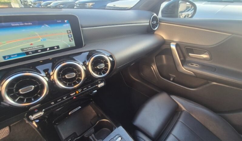 
								Mercedes A 180D 2020 completo									