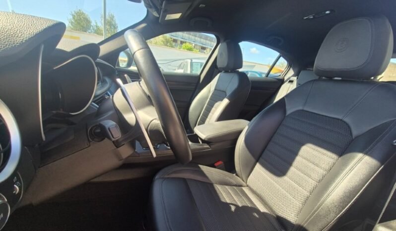 
								ALFA R. Stelvio AT8 RWD 2023 completo									