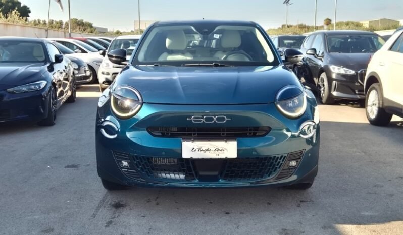 
								Fiat 600 DCT MHEV LA PRIMA 2025 completo									