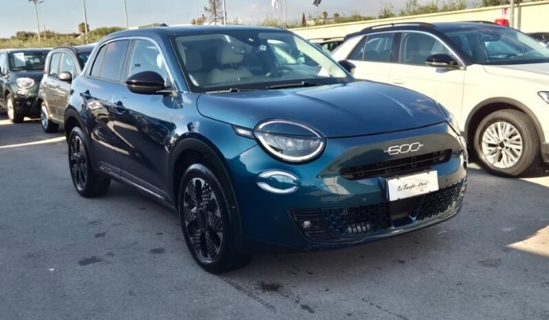 
								Fiat 600 DCT MHEV LA PRIMA 2025 completo									