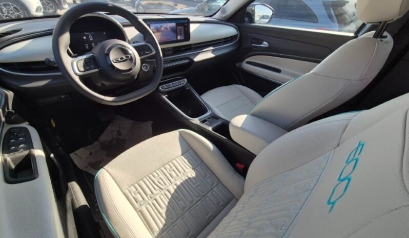 
								Fiat 600 DCT MHEV LA PRIMA 2025 completo									