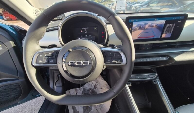 
								Fiat 600 DCT MHEV LA PRIMA 2025 completo									