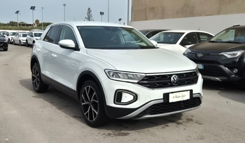 
								Volkswagen T-ROC TSI LIFE 2023 completo									