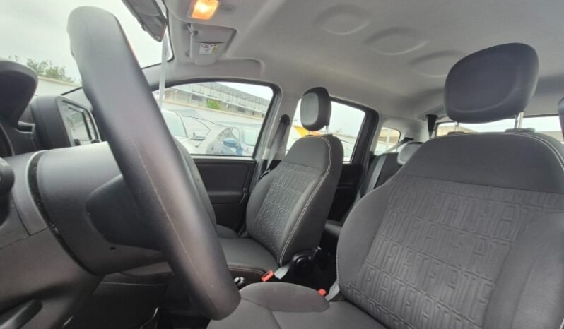 
								Fiat panda HYBRID CITY LIFE 2023 completo									