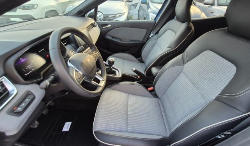 
								Renault CLIO TCE TECHNO 2025 completo									