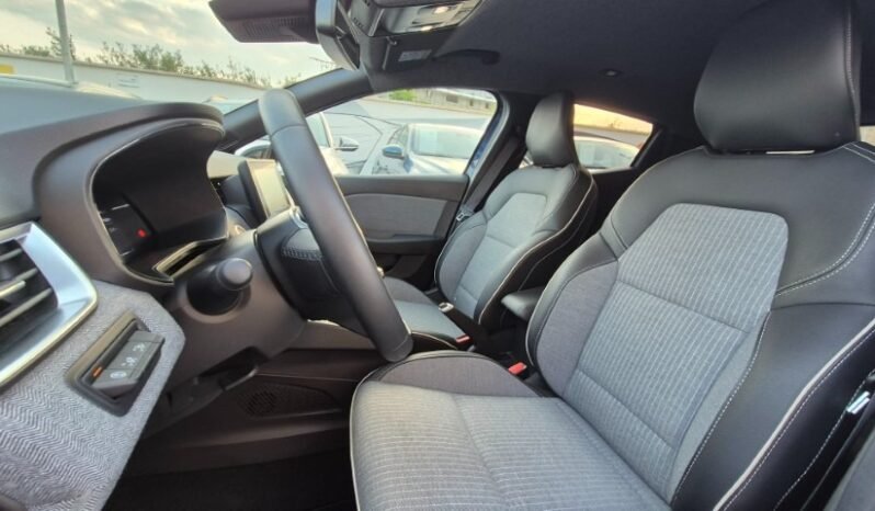 
								Renault CLIO TCE TECHNO 2025 completo									