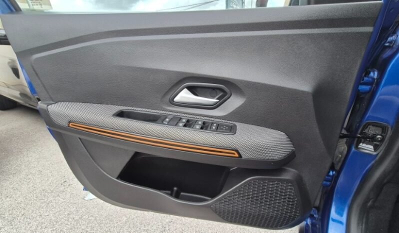 
								Dacia SANDERO STEPWAY TCE COMFORT 2022 completo									