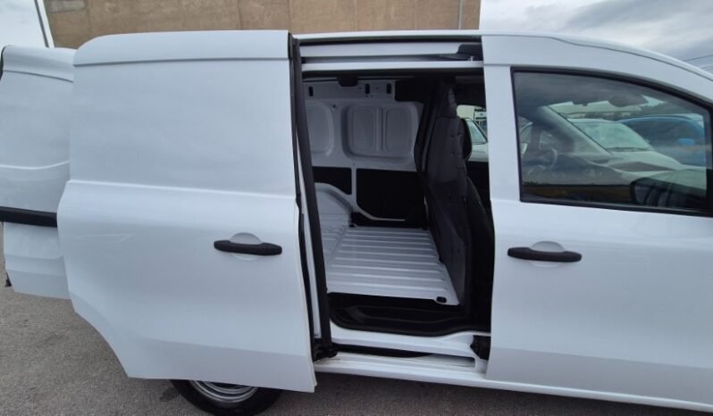 
								Renault KANGOO VAN BLUEDCI 2023 completo									