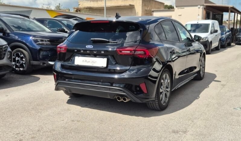 
								Ford Focus ECOBOOST HYBRID ST-LINE 2024 completo									