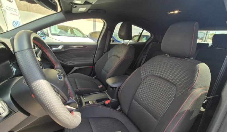 
								Ford Focus ECOBOOST HYBRID ST-LINE 2024 completo									
