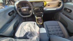 
										Fiat GRANDE PANDA HYBRID LA PRIMA 2025 completo									