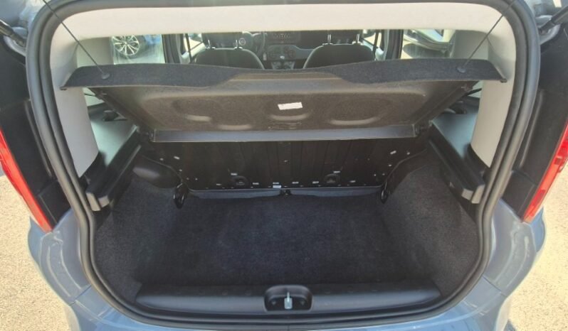 
								Fiat panda HYBRID 2023 completo									