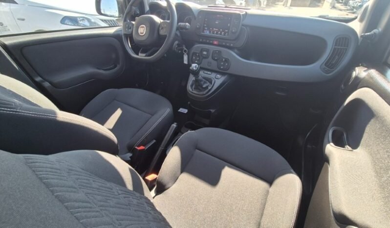 
								Fiat panda HYBRID 2023 completo									
