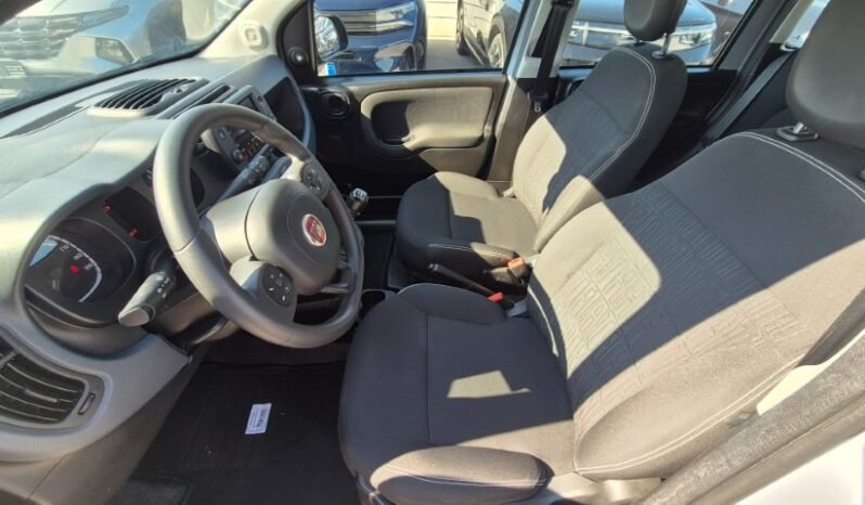 
								Fiat panda HYBRID 2023 completo									