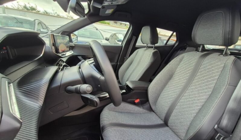 
								Peugeot 2008 ALLURE PACK 2025 completo									