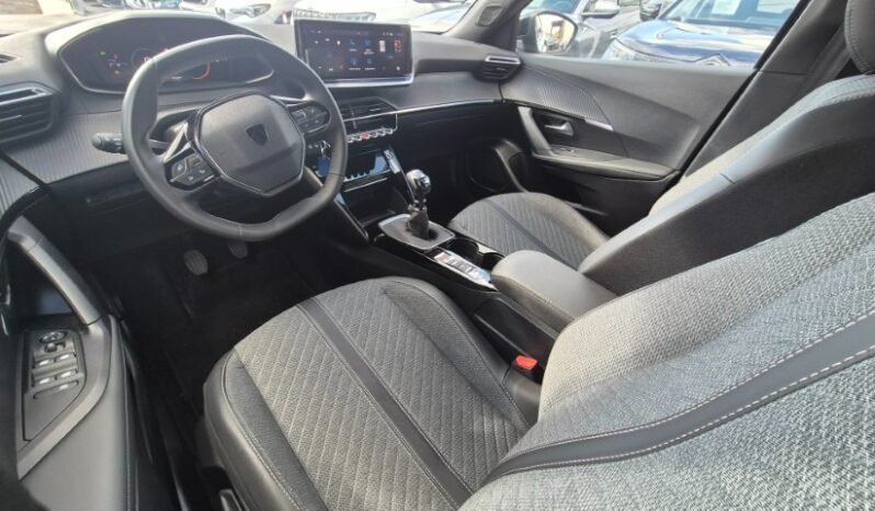 
								Peugeot 2008 ALLURE 2025 completo									