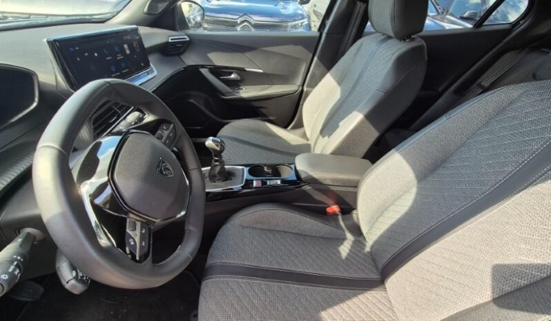 
								Peugeot 2008 ALLURE 2025 completo									