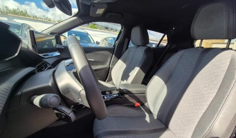 
								Peugeot 2008 ALLURE 2025 completo									