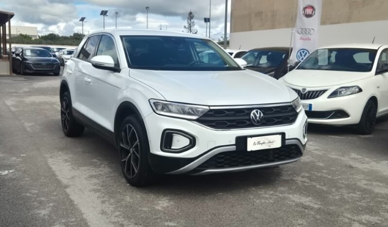 
								Volkswagen T-ROC TSI LIFE 2023 completo									